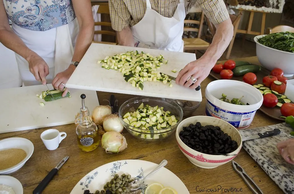 **** Bed & Breakfast Mas Des Figues: Provençal Farmhouse with Pool and Organic Cuisine Saint-Remy-de-Provence France