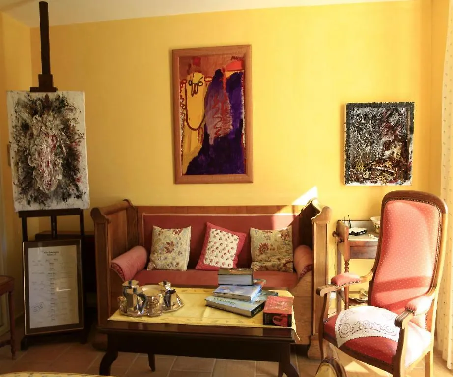 Mas Des Figues: Provençal Farmhouse with Pool and Organic Cuisine Saint-Remy-de-Provence Bed & Breakfast