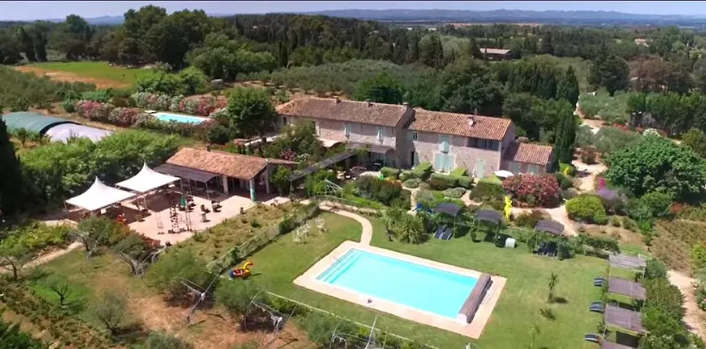 Mas Des Figues: Provençal Farmhouse with Pool and Organic Cuisine Saint-Remy-de-Provence