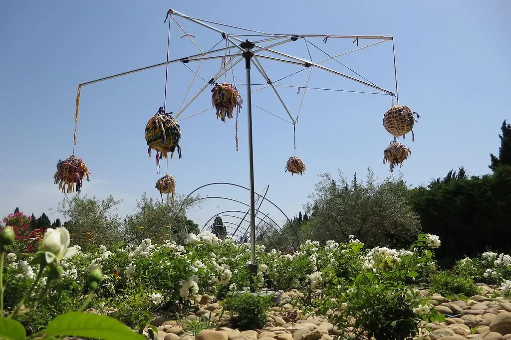Mas Des Figues: Provençal Farmhouse with Pool and Organic Cuisine Saint-Remy-de-Provence 4*,  France
