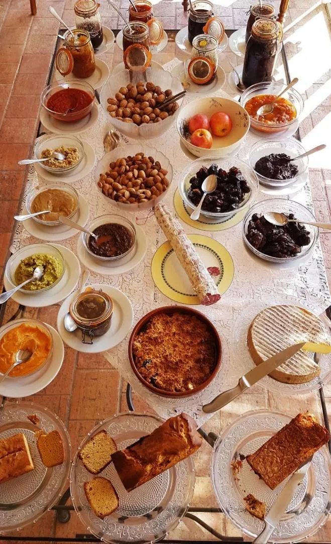 Mas Des Figues: Provençal Farmhouse with Pool and Organic Cuisine Saint-Remy-de-Provence 4*,