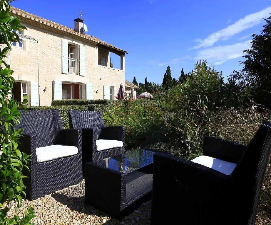 Mas Des Figues: Provençal Farmhouse with Pool and Organic Cuisine Saint-Remy-de-Provence 4*,  France